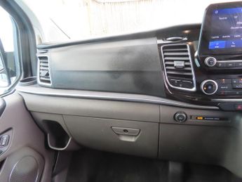 Ford Tourneo Custom 2.0 320 EcoBlue Titanium Minibus 9 SEAT AUTO AIR CON ALLOYS CRUI