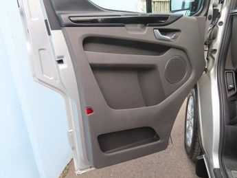 Ford Tourneo Custom 2.0 320 EcoBlue Titanium Minibus 9 SEAT AUTO AIR CON ALLOYS CRUI