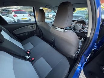 Toyota Yaris 1.5 VVT-h Icon Hatchback 5dr Petrol Hybrid E-CVT Euro 6 (s/s) (1