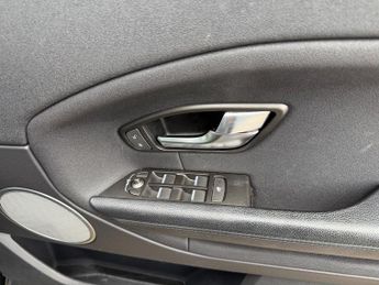 Land Rover Range Rover Evoque 2.0 TD4 SE SUV 5dr Diesel Auto 4WD Euro 6 (s/s) (180 ps)