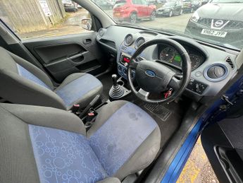 Ford Fiesta 1.25 Zetec Blue Edition Hatchback 5dr Petrol Manual (142 g/km, 7