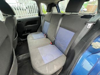 Ford Fiesta 1.25 Zetec Blue Edition Hatchback 5dr Petrol Manual (142 g/km, 7