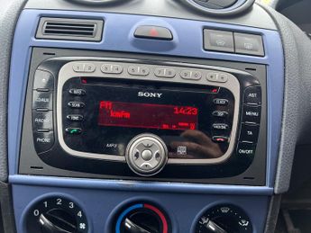 Ford Fiesta 1.25 Zetec Blue Edition Hatchback 5dr Petrol Manual (142 g/km, 7
