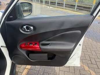 Nissan Juke 1.6 Tekna SUV 5dr Petrol XTRON Euro 6 (117 ps)