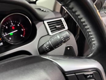 Land Rover Discovery Sport 2.0 TD4 HSE Black SUV 5dr Diesel Auto 4WD Euro 6 (s/s) (180 ps)