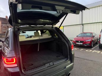 Land Rover Range Rover Sport 3.0 SD V6 Autobiography Dynamic SUV 5dr Diesel Auto 4WD Euro 5 (