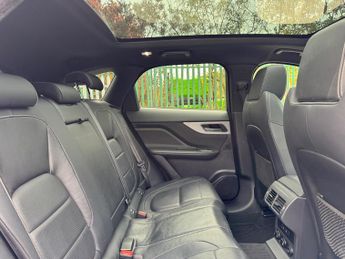 Jaguar F-Pace 2.0 D180 R-Sport SUV 5dr Diesel Auto AWD Euro 6 (s/s) (180 ps)
