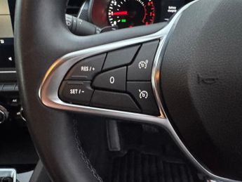 Renault Arkana 1.3 TCe MHEV Iconic SUV 5dr Petrol EDC 2WD Euro 6 (s/s) (140 ps)