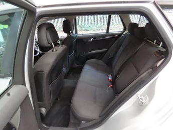 Mercedes-Benz C Class 1.8 C180 BlueEfficiency Executive SE Estate 5dr Petrol Auto Euro