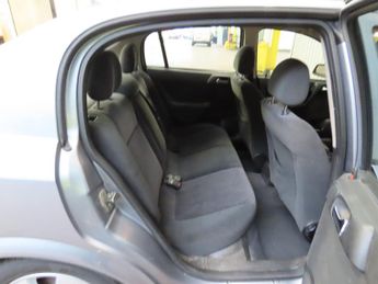 Vauxhall Astra 1.6i 16v Elegance Hatchback 5dr Petrol Automatic (185 g/km, 99 b