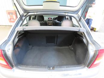 Vauxhall Astra 1.6i 16v Elegance Hatchback 5dr Petrol Automatic (185 g/km, 99 b