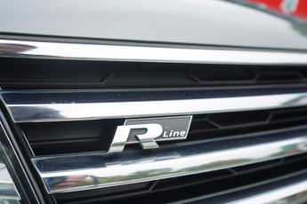 Volkswagen Touareg 3.0 TDI V6 BlueMotion Tech R-Line SUV 5dr Diesel Tiptronic 4WD E