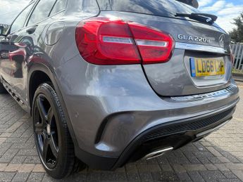 Mercedes-Benz GLA 2.1 GLA220d AMG Line (Premium) SUV 5dr Diesel 7G-DCT 4MATIC Euro