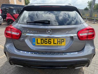 Mercedes-Benz GLA 2.1 GLA220d AMG Line (Premium) SUV 5dr Diesel 7G-DCT 4MATIC Euro