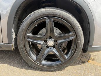 Mercedes-Benz GLA 2.1 GLA220d AMG Line (Premium) SUV 5dr Diesel 7G-DCT 4MATIC Euro