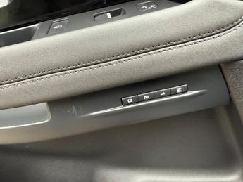 Land Rover Range Rover Evoque 2.0 D180 R-Dynamic SE SUV 5dr Diesel Auto 4WD Euro 6 (s/s) (180