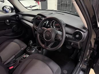 Mini Hatch 1.5 Cooper Hatchback 5dr Petrol Steptronic Euro 6 (s/s) (136 ps)