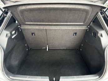 Volkswagen ID.3 Pro Performance 58kWh Life Hatchback Electric Auto (204 ps) 5dr