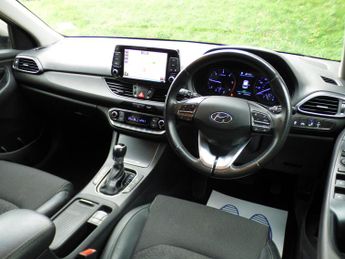 Hyundai i30 1.6 CRDi Blue Drive Premium Hatchback 5dr Diesel DCT Euro 6 (s/s