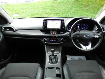 Hyundai i30 1.6 CRDi Blue Drive Premium Hatchback 5dr Diesel DCT Euro 6 (s/s