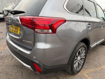 Mitsubishi Outlander 2.2 DI-D 3 SUV 5dr Diesel Auto 4WD Euro 6 (147 ps)
