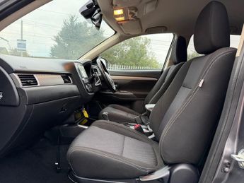 Mitsubishi Outlander 2.2 DI-D 3 SUV 5dr Diesel Auto 4WD Euro 6 (147 ps)