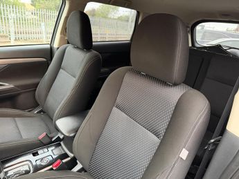 Mitsubishi Outlander 2.2 DI-D 3 SUV 5dr Diesel Auto 4WD Euro 6 (147 ps)
