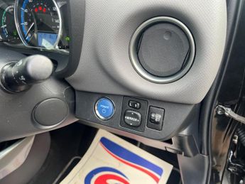 Toyota Yaris 1.5 VVT-h Icon Hatchback 5dr Petrol Hybrid E-CVT Euro 6 (101 ps)