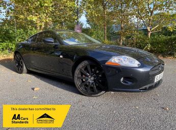 Jaguar XK 4.2 V8 COUPE