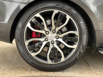 Land Rover Range Rover Sport 3.0 SD V6 Autobiography Dynamic SUV 5dr Diesel Auto 4WD Euro 6 (
