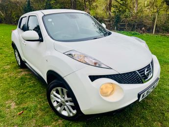 Nissan Juke 1.6 Tekna SUV 5dr Petrol CVT Euro 5 (117 ps)