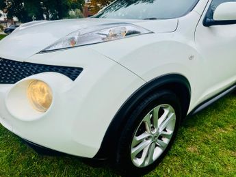 Nissan Juke 1.6 Tekna SUV 5dr Petrol CVT Euro 5 (117 ps)