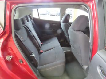 Nissan LEAF 30kWh Acenta Hatchback 5dr Electric Auto (109 bhp)