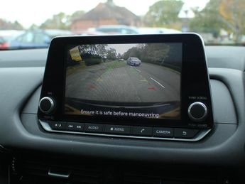 Nissan Qashqai 1.3 DIG-T MHEV Acenta Premium SUV 5dr Petrol Hybrid XTRON Euro 6