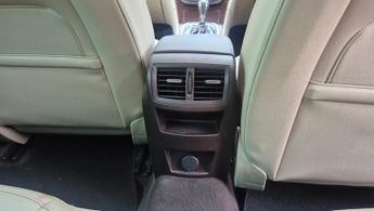 Vauxhall Insignia 2.0 CDTi SE Sports Tourer 5dr Diesel Auto Euro 5 (163 ps)