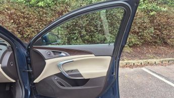 Vauxhall Insignia 2.0 CDTi SE Sports Tourer 5dr Diesel Auto Euro 5 (163 ps)