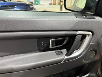 Land Rover Discovery Sport 2.0 TD4 HSE SUV 5dr Diesel Auto 4WD Euro 6 (s/s) (180 ps)