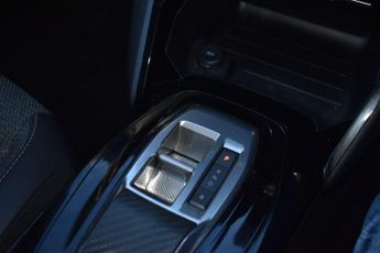 Peugeot E-2008 50kWh Allure Auto 5dr (7kW Charger)
