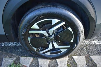 Peugeot E-2008 50kWh Allure Auto 5dr (7kW Charger)