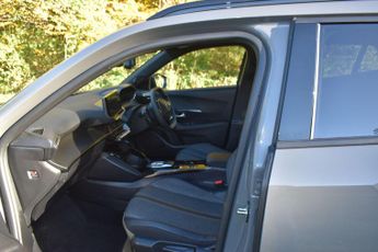 Peugeot E-2008 50kWh Allure Auto 5dr (7kW Charger)
