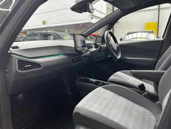 Volkswagen ID.3 Pro Performance 58kWh Life Hatchback Electric Auto (204 ps) 5dr