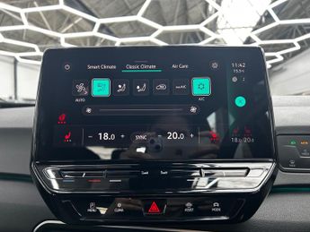 Volkswagen ID.3 Pro Performance 58kWh Life Hatchback Electric Auto (204 ps) 5dr