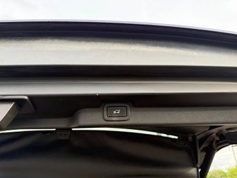 Land Rover Discovery 2.0 SD4 HSE SUV 5dr Diesel Auto 4WD Euro 6 (s/s) (240 ps)