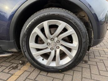 Land Rover Discovery 2.0 SD4 HSE SUV 5dr Diesel Auto 4WD Euro 6 (s/s) (240 ps)