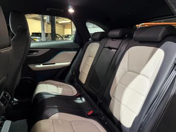 Jaguar F-Pace 2.0 D180 R-Sport SUV 5dr Diesel Auto AWD Euro 6 (s/s) (180 ps)