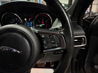 Jaguar F-Pace 2.0 D180 R-Sport SUV 5dr Diesel Auto AWD Euro 6 (s/s) (180 ps)