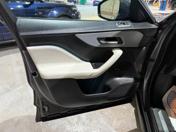 Jaguar F-Pace 2.0 D180 R-Sport SUV 5dr Diesel Auto AWD Euro 6 (s/s) (180 ps)