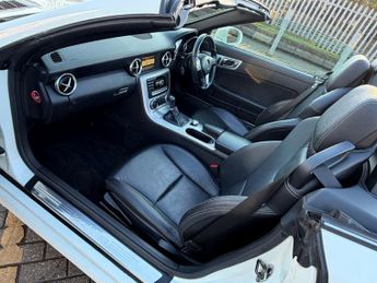 Mercedes-Benz SLK 1.8 SLK200 BlueEfficiency AMG Sport Convertible 2dr Petrol G-Tro