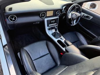 Mercedes-Benz SLK 1.8 SLK200 BlueEfficiency AMG Sport Convertible 2dr Petrol G-Tro