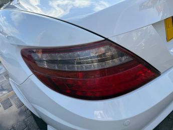 Mercedes-Benz SLK 1.8 SLK200 BlueEfficiency AMG Sport Convertible 2dr Petrol G-Tro